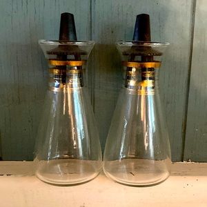 Glass salt and pepper